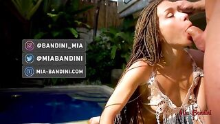 The beauty has sex with a guy in the pool and gets cum on her face