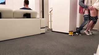 A delivery guy got his cock sucked by a wife in a hot cuckold scene