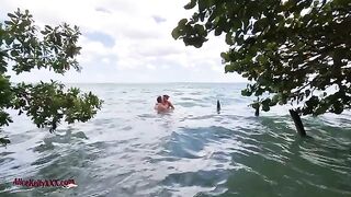 Babe Has An Amazing Sex In The Blue Lagoon
