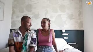 The first sex of the couple Owiaaks at the hotel
