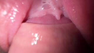 A young guy had sex with his stepsister and cum on her pussy