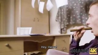 Private detective prefers sex with mature to money in this steamy Shame4K scene