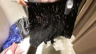 The choice of clothes for New York ends with a large cumshot on the tits