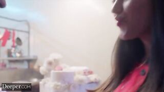 The baker competed with the appetizing Alyx Star, who loves to eat