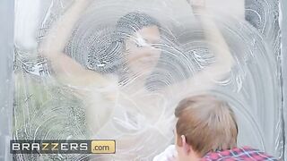 Ruby Sims flaunts her body to the window cleaner before getting fucked