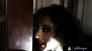 An investigator, Riley Reid, gets her answers through intense intimacy