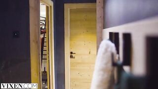 Petite ski bunny has passionate sex with her boyfriend in the Alps
