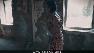 The stranger was caressed in an abandoned house and had sex with a baby