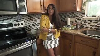 My stepmom has a big ass and she squirt me every morning