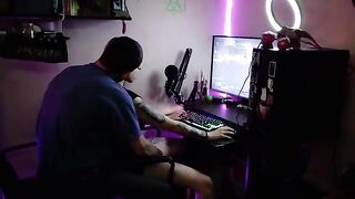 The pretty GAMER GIRL gets her pussy railed while playing Destiny 2