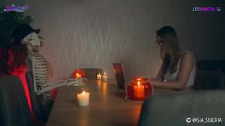 Strap-on sex with Halloween costumes, a perfect and kinky parody