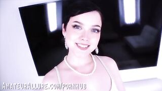 Cute girls Jade Valentine and Bella Luna skillfully please with their mouths