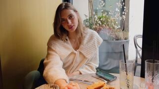 Romantic dinner at home ended with sex and a cumshot on the girl's face