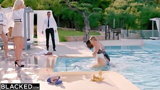 Two hungry girls seduced the hotel employee for a big reward