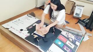 A man taught his stepsister to fuck through a hole in the box