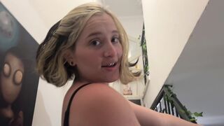 A hot chick would rather have sex than get a salary, just like in the viral homemade video!