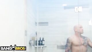 Cute PAWG Mia Malkova ambushed her stepbrother, showcasing her iconic big ass
