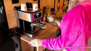A hot blondie, Leah Meow, would like to have coffee with you