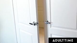 Carter Cruise gets scissored by hot MILF Alexis Fawx
