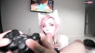 The guy played Genshin Impact while his girlfriend was on her pussy bike