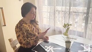 A big ass waitress gets a double portion of cream in a spicy scene