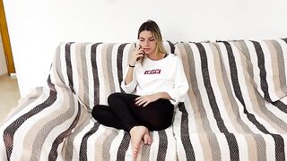 Biondina bored calls her friend to do blowjob and get fucked, exclusive Italian content