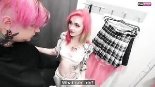 A cute girl was fucked by a sales consultant in the pimeroom
