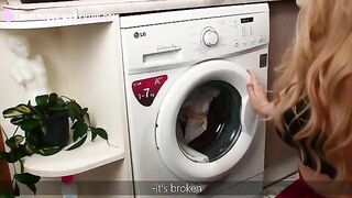 A juicy ass wife got stuck, but she received a creamy and hot reward