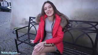 Public agent met a girl on the street to make a casting, but things got intimate first