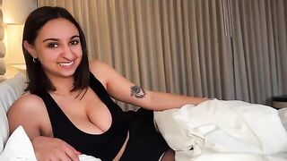 Babe fucks with her friend during a business trip mix-up