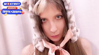 A sexy girl got a hard and deep fuck in her pussy by a big dick