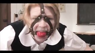Lesbian bondage does not know borders, and here's a hot example