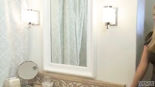 The husband fucked his wife in the bathroom with passion