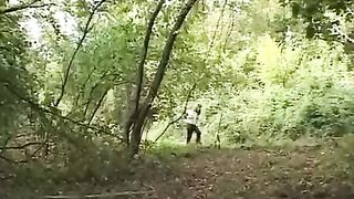 A sexy girl met a guy and had sex in the forest