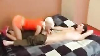 A girl could not resist her brother in the bedroom