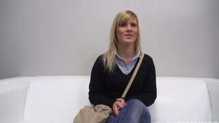 A 25-year-old woman came to porn casting and was fucked hard