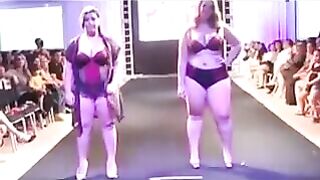 Fatty girls in swimsuits ran on the camera
