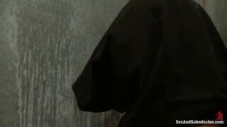 The cute girl has sex with a guy in her mouth