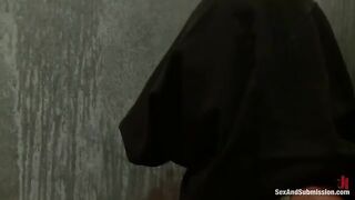 The cute girl has sex with a guy in her mouth