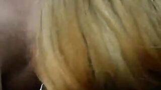 A winter blowjob on the street - this is how you can get some cock for free!