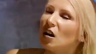 Sexmachine bondage means double penetration for the slut