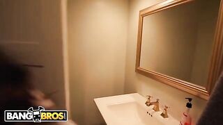Riley Reid shares her BF with hot cougar stepmom Janet Mason