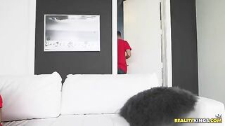 A man harshly fucked a beauty in the shower, making her groan with intensity