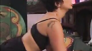 The teacher gave the student a bad mark and then he fucked her