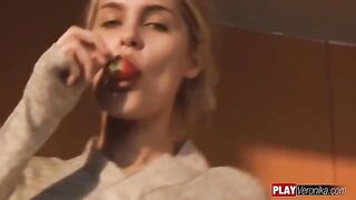 The girl got her pussy completely bare, sat on a member and began to jump