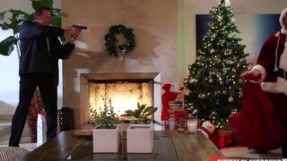 Babe sat on Santa’s lap and got fucked on Christmas