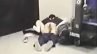 He lowered his pants and began to fuck a girlfriend in anal - 2022