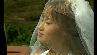 A guy fucked an Asian beauty on the tennis court with intense passion
