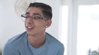 A young guy got stuck on his stepmom’s big tits