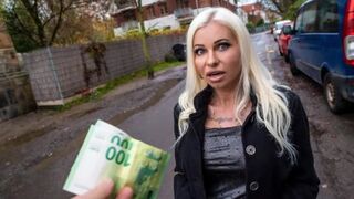 Blonde MILF agreed to get fucked for cash on the street